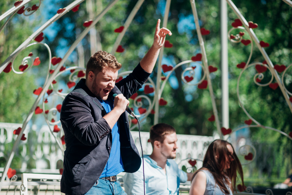 Ce faci dacă formația își crește prețul după semnarea contractului